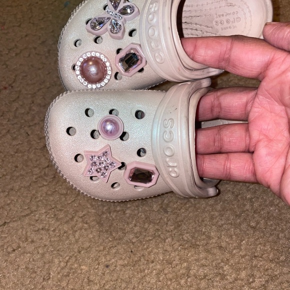 Rose gold crocs size 7c good condition - Picture 2 of 2
